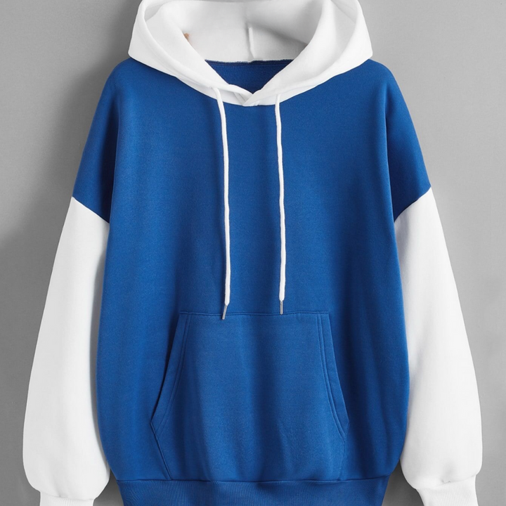 Blauwe en witte hoodie met capuchon en buidelzak, unisex ontwerp, casual streetwear, comfortabele katoenen stof, trendy mode voor dagelijks gebruik.