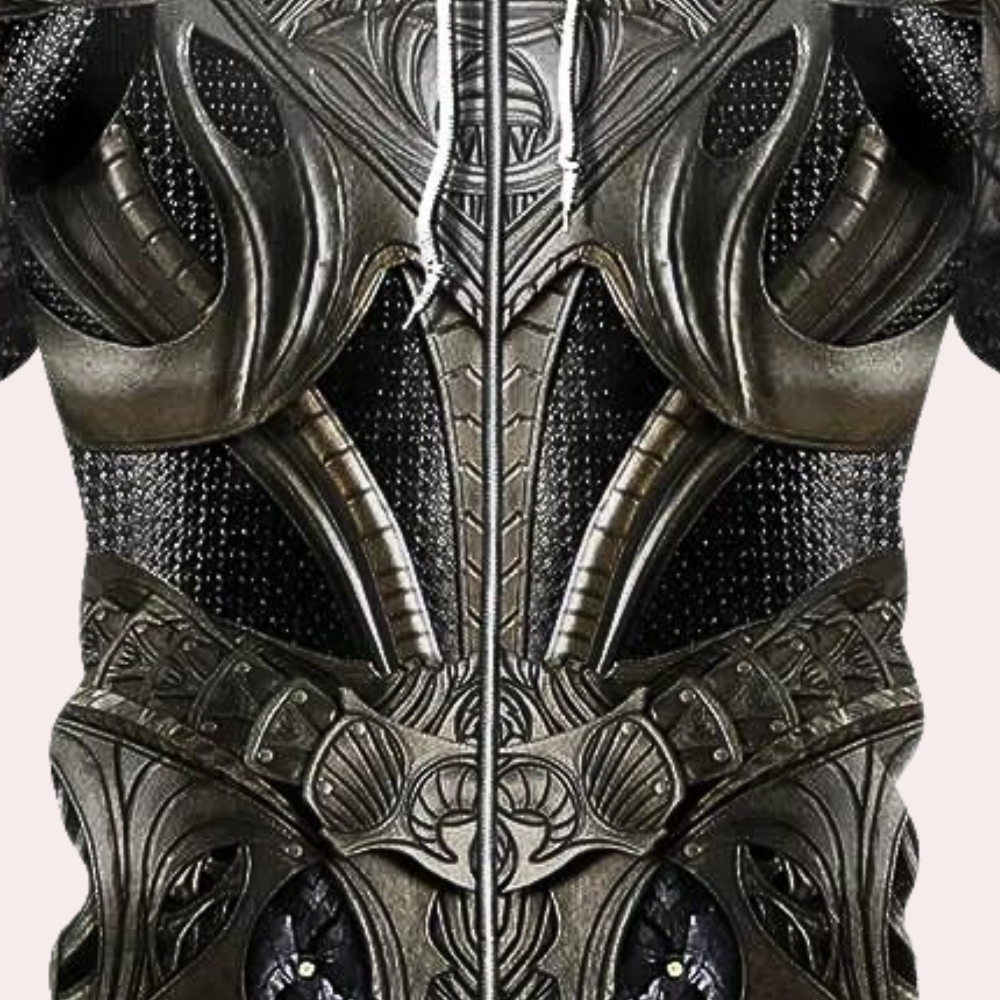 Gedetailleerd zwart en zilver harnas met futuristisch ontwerp, metalen textuur en ingewikkelde patronen. Ideaal voor cosplay en LARP.