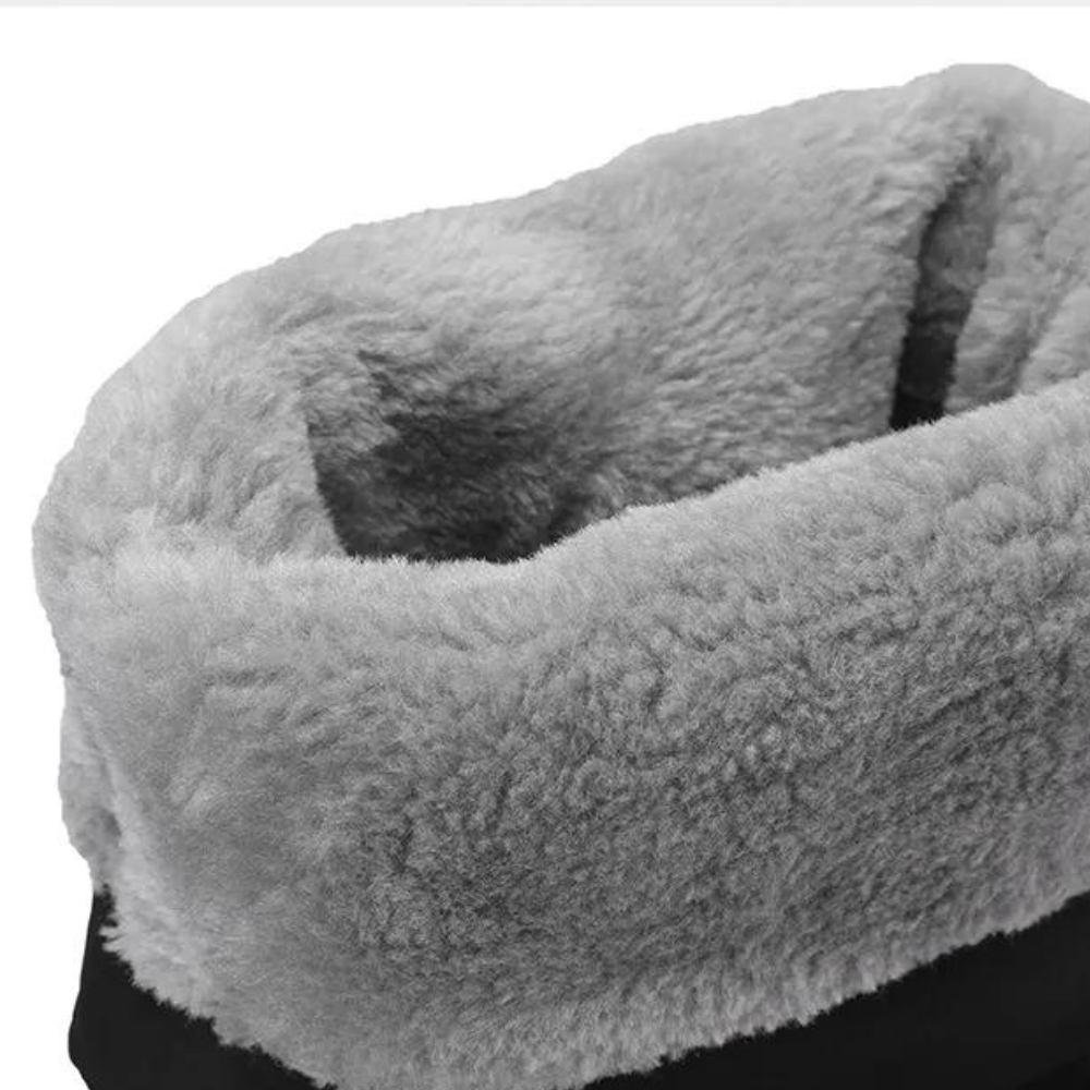 Grijze fleece voering van winterlaars, zachte en warme stof, ideaal voor koude weersomstandigheden, comfortabele en duurzame winterkleding.