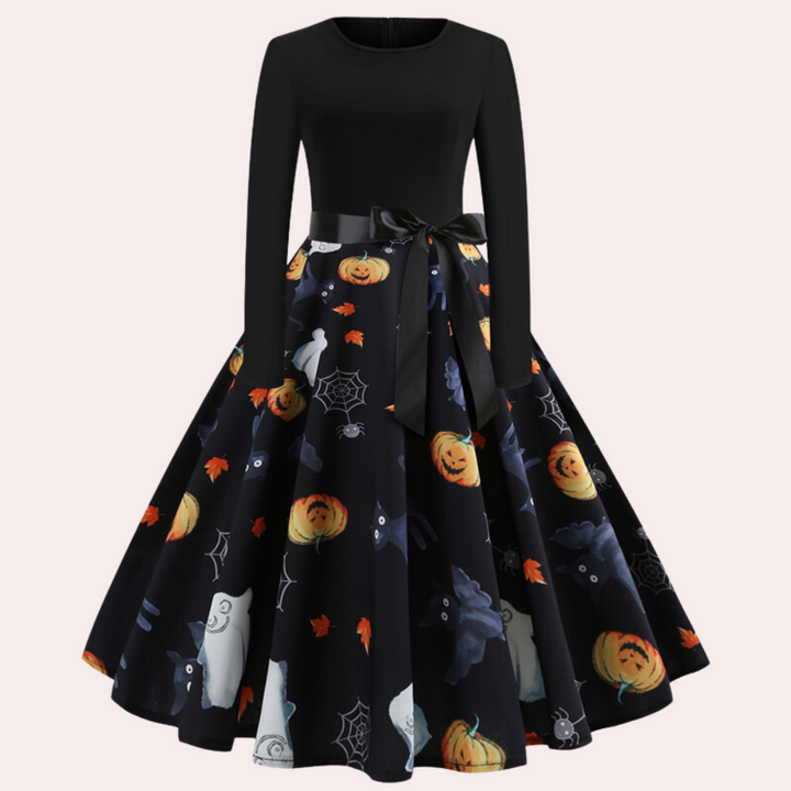 Zwarte Halloween-jurk met lange mouwen, pompoenen, spinnenwebben en spookprint. Perfect voor Halloween-feestjes en thematische evenementen.