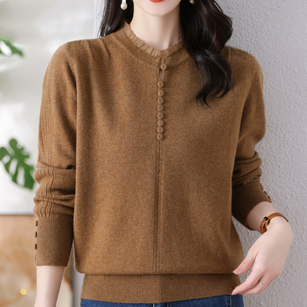 Bruine damestrui met knoopsluiting, lange mouwen en ronde hals. Stijlvolle herfstmode, comfortabel en elegant design voor dagelijks gebruik.