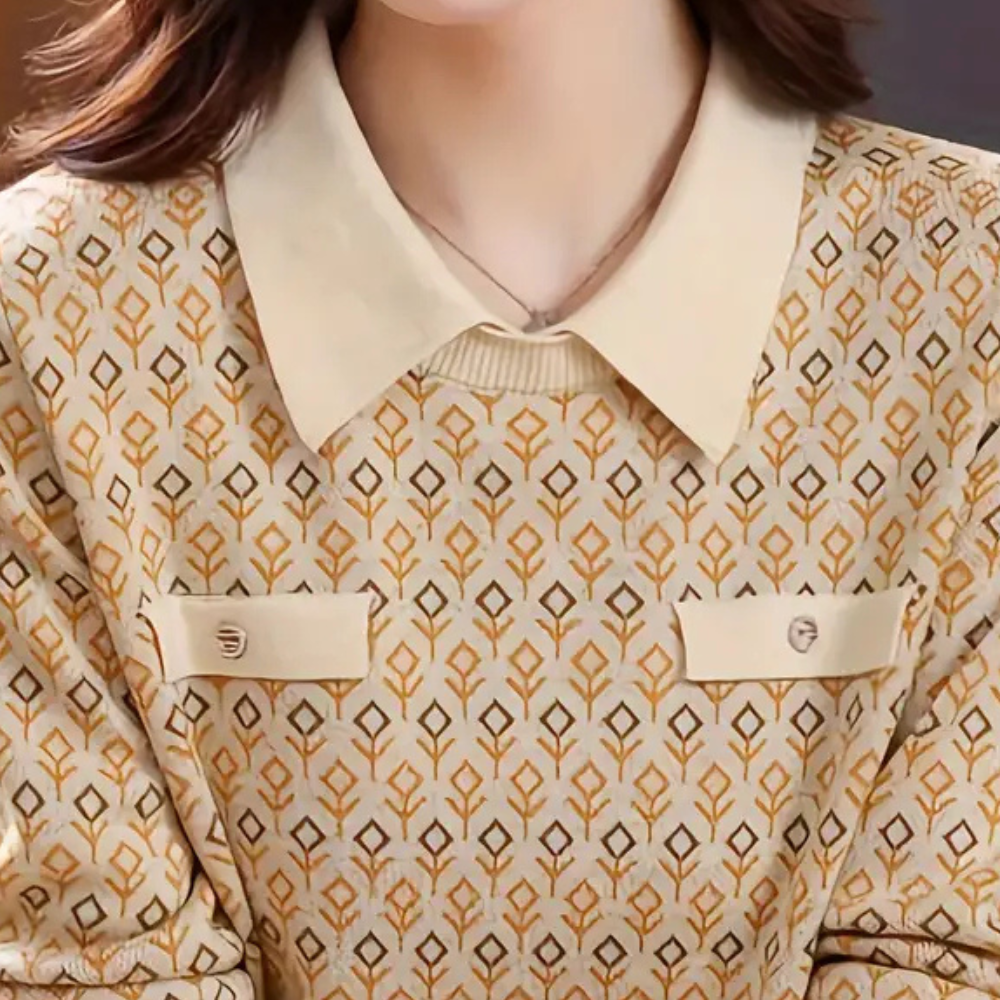 Damestrui met geometrisch patroon en beige kraag, lange mouwen, stijlvolle herfstmode, trendy kleding voor vrouwen, elegant en modieus design.