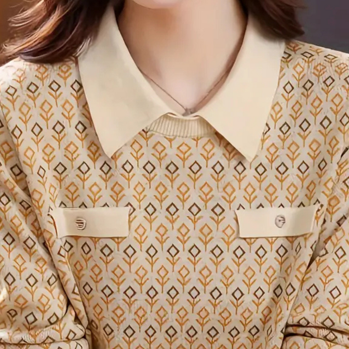Damestrui met geometrisch patroon en beige kraag, lange mouwen, stijlvolle herfstmode, trendy kleding voor vrouwen, elegant en modieus design.