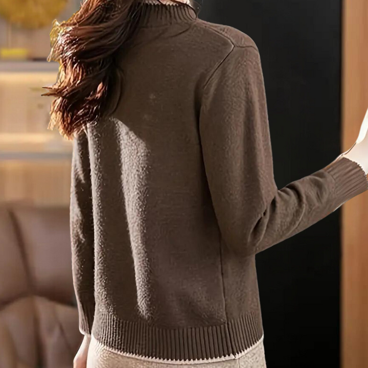 Bruine damestrui met col, gebreid patroon, lange mouwen. Perfect voor herfstmode, casual en stijlvol. Comfortabele pasvorm, trendy design.