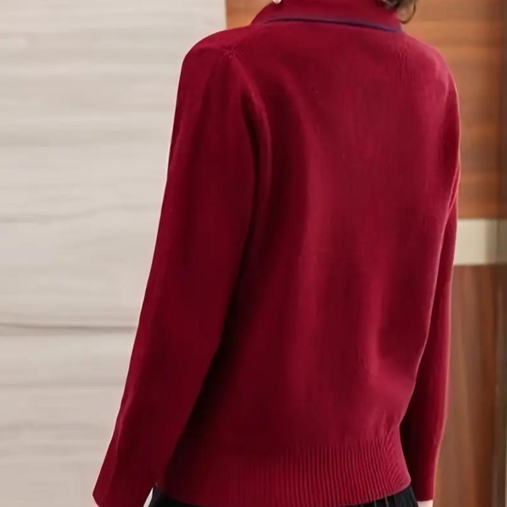 Rode damestrui met lange mouwen, rugaanzicht. Stijlvolle winterkleding, warme gebreide stof, ideaal voor casual en formele gelegenheden.