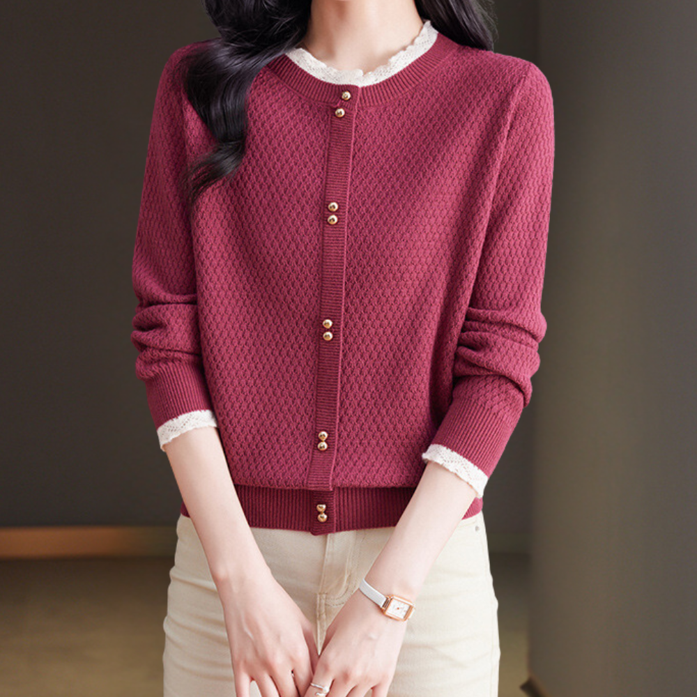 Dames vest in watermeloenrood met knoopsluiting, lange mouwen en textuurpatroon. Perfect voor casual en stijlvolle outfits.