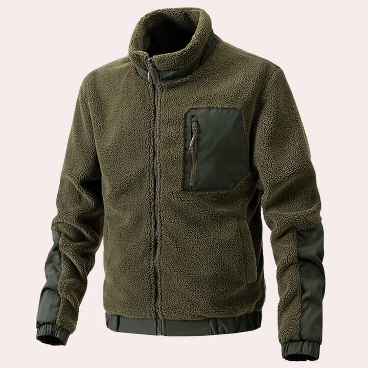Olijfgroene fleece jas met rits, borstzak en contrasterende mouwen. Warme herenkleding, ideaal voor outdoor activiteiten en casual stijl.