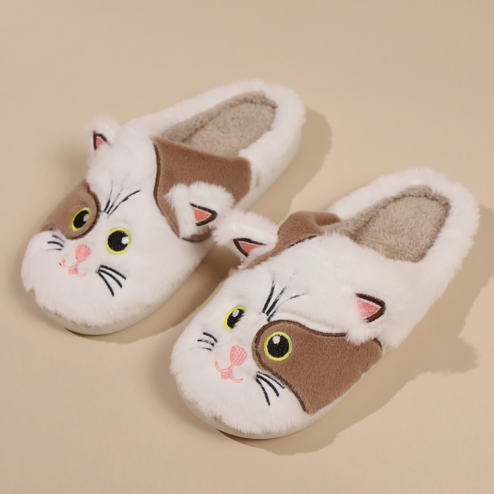 Pluche pantoffels met kattengezicht, bruin en wit, zachte voering, comfortabele dames- en herenhuisschoenen, perfect voor binnengebruik.