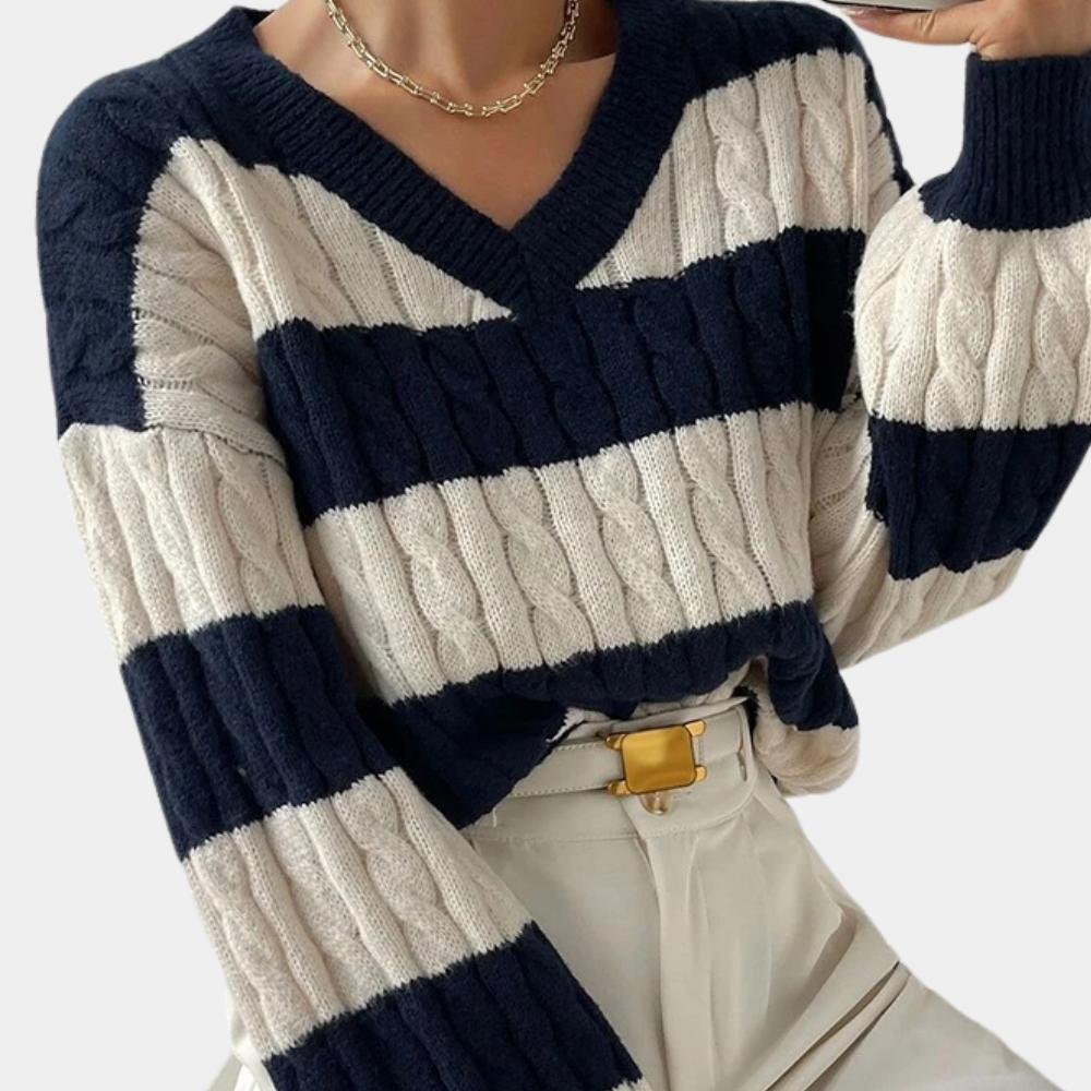 Damestrui met kabelpatroon, blauw-wit gestreept, V-hals, lange mouwen. Modieuze herfstkleding, casual stijl, comfortabele pasvorm.