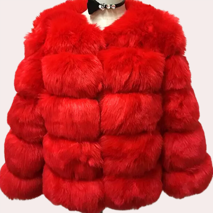 Rode bontjas voor dames, luxe wintermode, pluizige faux fur jas, stijlvolle warme kleding, trendy dameskleding, modieuze jas.