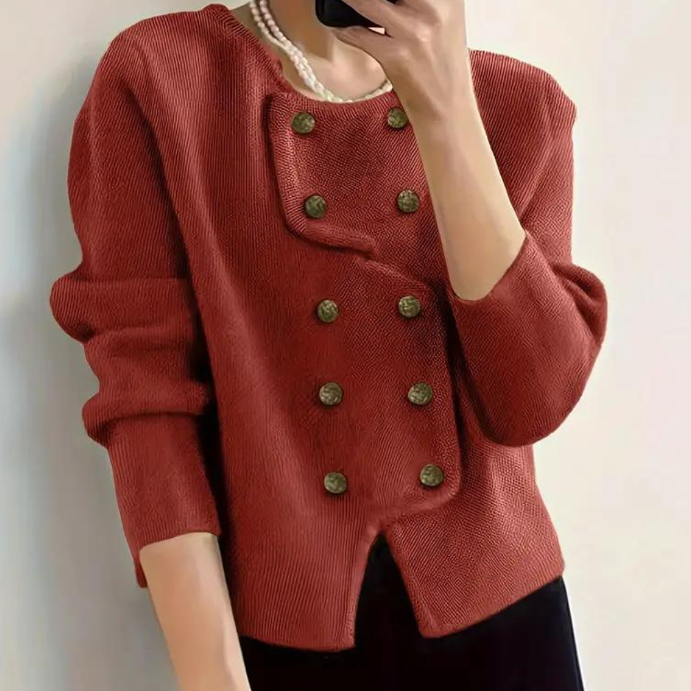 Rode damestrui met dubbele rij knopen, lange mouwen en ronde hals. Modieuze herfstkleding, ideaal voor casual en zakelijke outfits.