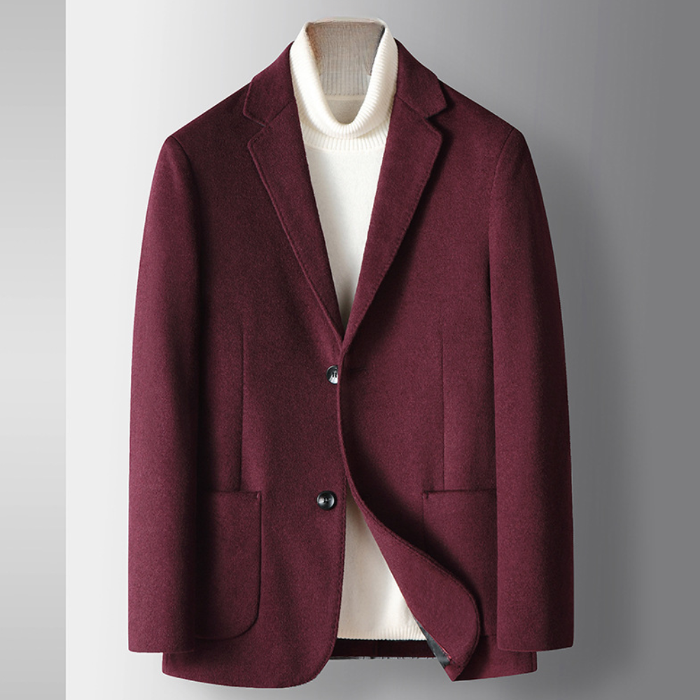 Bordeaux rode blazer voor heren, elegant ontwerp met twee knopen en opgestikte zakken, perfect voor formele gelegenheden en zakelijke outfits.