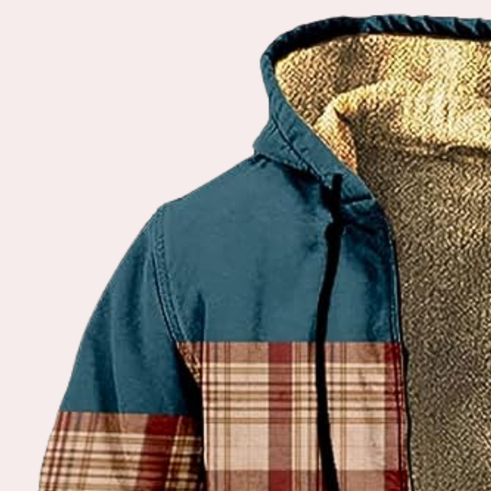 Blauwe en geruite jas met capuchon, gevoerd met warme fleece. Modieuze winterjas voor heren, ideaal voor koude dagen. Comfortabele en stijlvolle buitenkleding.