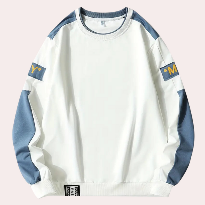 Witte en blauwe sweatshirt met lange mouwen, contrasterende schouderpanelen en opdruk "MAY" op de mouwen. Comfortabele casual mode voor heren.
