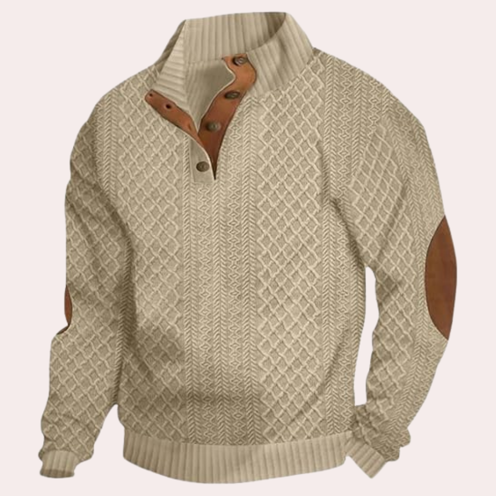 Comfortabele herensweater met kabelpatroon, beige kleur, bruine knopen en elleboogstukken. Perfect voor herfst- en wintermode.