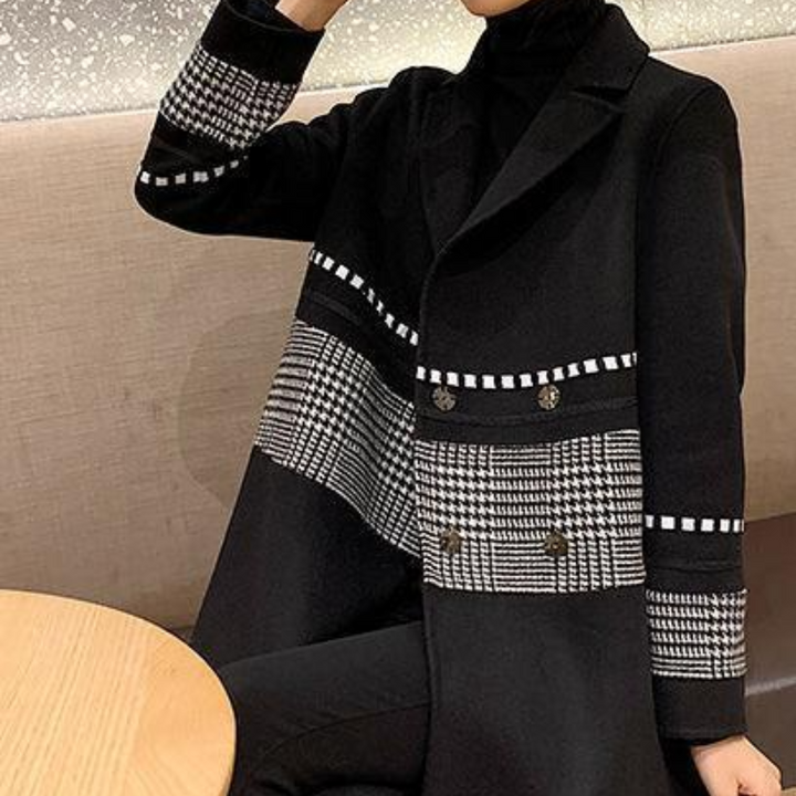 Zwarte damesjas met geruite patronen en dubbele knopen, stijlvolle wintermode, elegante kleding, trendy design, warme jas voor dames.