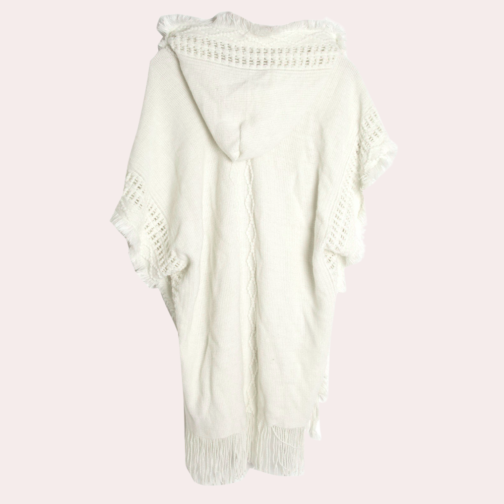 Witte gebreide poncho met capuchon en franjes, damesmode, boho stijl, comfortabele en warme kleding, perfect voor herfst en winter.