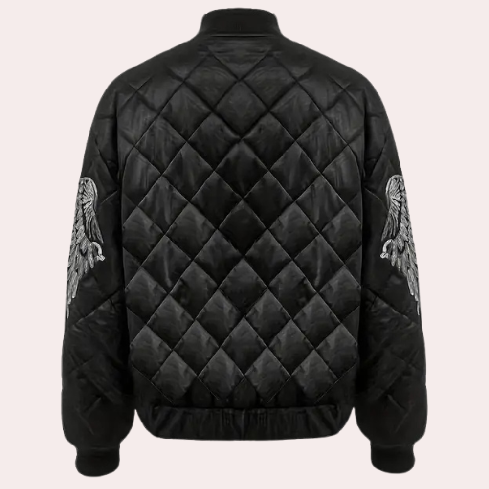 Zwarte gewatteerde jas met ruitpatroon en geborduurde vleugels op de mouwen, unisex bomberjack, modieuze streetwear, winterkleding.