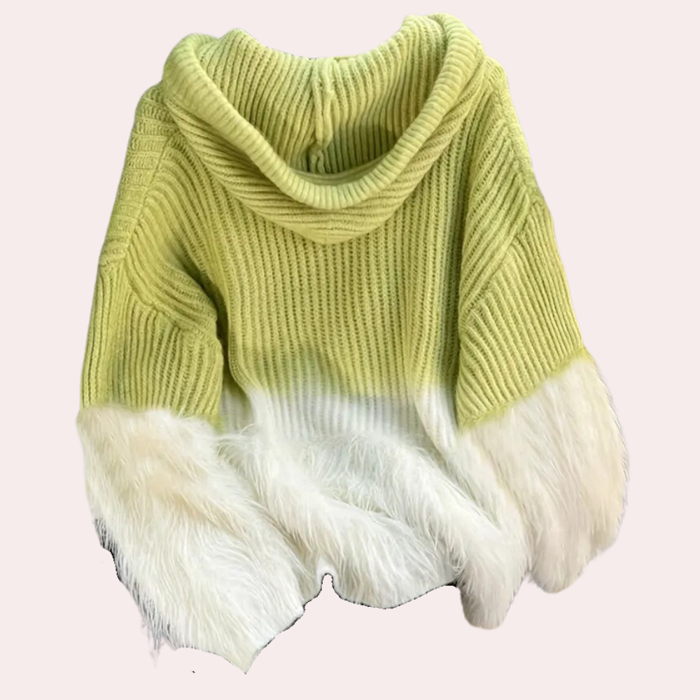 Lichtgroene gebreide trui met capuchon en witte pluizige mouwen, damesmode, winterkleding, trendy oversized design, comfortabele warme stof.