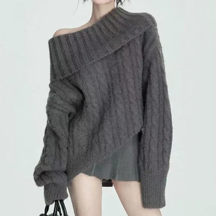Grijze oversized trui met asymmetrische schouder, kabelpatroon, damesmode, herfst-winter kleding, trendy en comfortabel design.