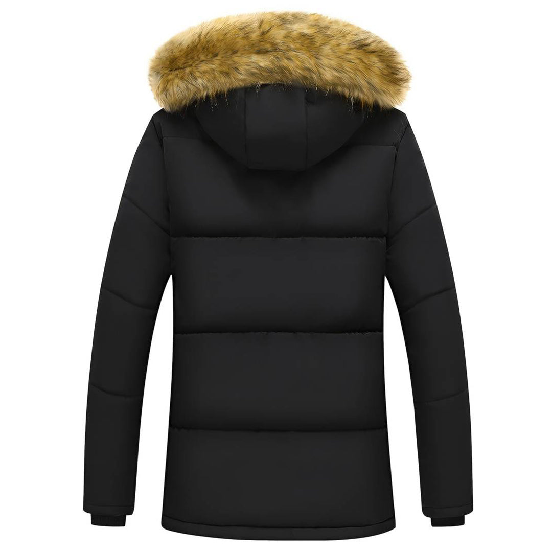 Zwarte herenparka met bontkraag, winterjas, warme gewatteerde jas, stijlvolle herenmode, comfortabele buitenkleding, trendy winterkleding.