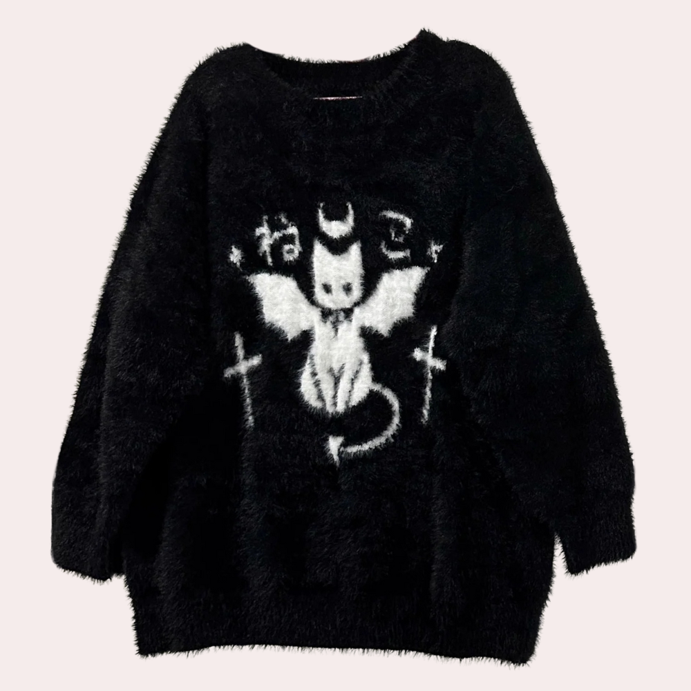 Zwarte pluizige trui met witte demon kat print, vleugels en Japanse tekens, ideaal voor alternatieve mode en streetwear stijlen.