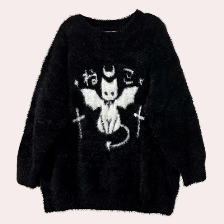 Zwarte pluizige trui met witte demon kat print, vleugels en Japanse tekens, ideaal voor alternatieve mode en streetwear stijlen.