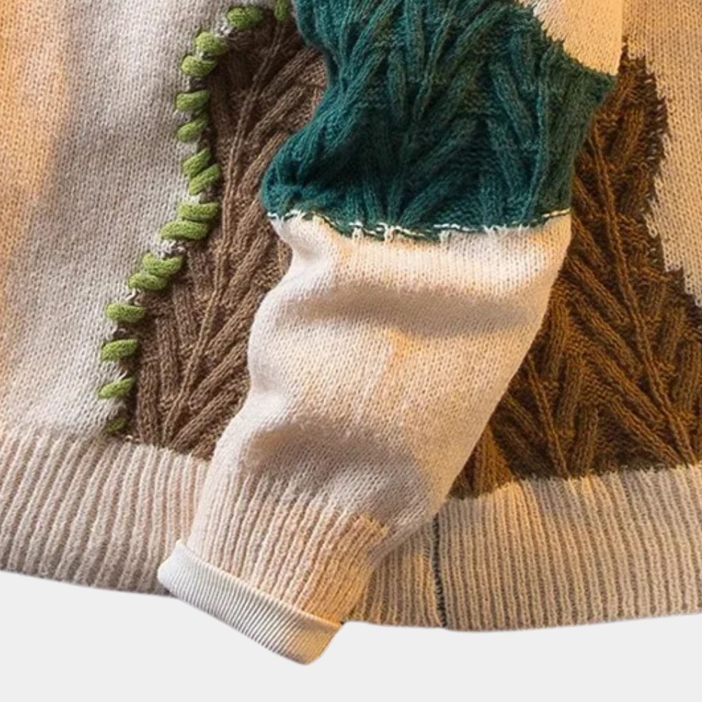 Beige trui met gebreid boompatroon, groene en bruine accenten. Perfect voor herfstmode, warme kleding, stijlvolle truien.