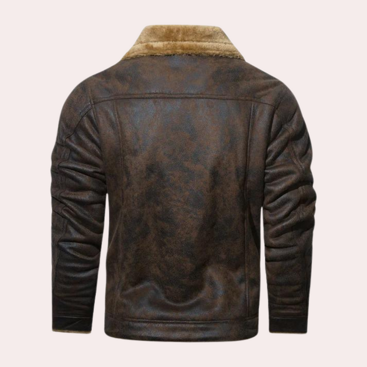 Bruine leren herenjas met schapenvacht kraag, rugaanzicht. Stijlvolle winterjas voor heren, ideaal voor koude seizoenen.