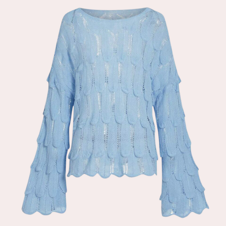 Lichtblauwe gebreide trui met golvende textuur en wijde mouwen, damesmode, trendy herfstkleding, comfortabele en stijlvolle outfit.