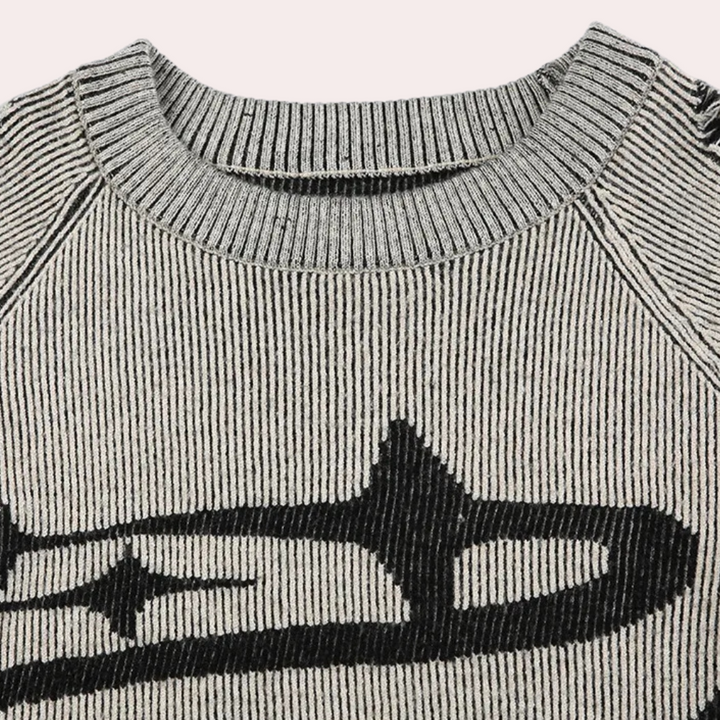Grijs-zwart gestreepte trui met abstract patroon, ronde hals en ribgebreide afwerking. Modieuze herentrui, comfortabele casual kleding.