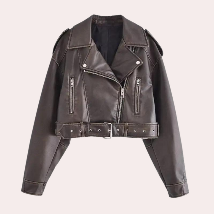 Zwarte leren bikerjack voor dames met ritsen en riem, modieuze korte stijl, perfect voor casual en trendy outfits.