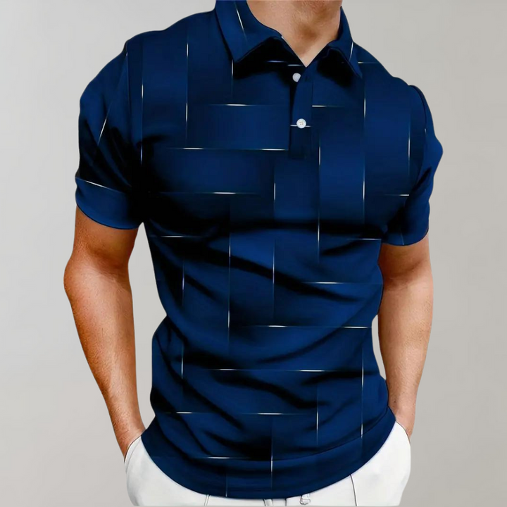 Donkerblauw herenpoloshirt met korte mouwen en subtiel patroon, ideaal voor casual en zakelijke gelegenheden. Comfortabele pasvorm, moderne stijl.