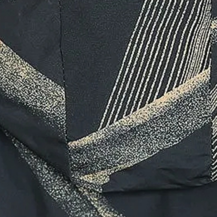 Zwart-wit abstract patroon op stof, met lijnen en stippen. Modern textielontwerp, geschikt voor mode en interieurdecoratie.