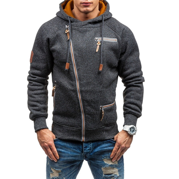 Grijze heren hoodie met asymmetrische rits, capuchon en leren details. Modieuze casual stijl, ideaal voor herfst en winter.
