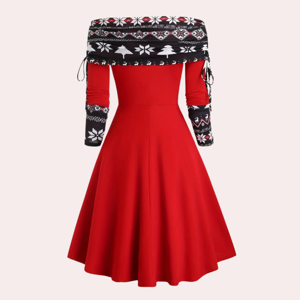 Rode off-shoulder jurk met zwarte en witte kerstprint, lange mouwen, wijde rok. Perfect voor feestdagen, elegante damesmode.