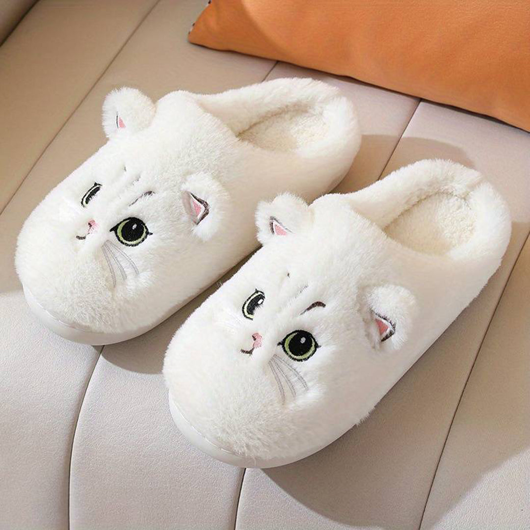 Witte pluizige kattenpantoffels met schattige kattengezichtjes, warme dameshuisschoenen, comfortabele winterpantoffels, perfect voor thuisgebruik.
