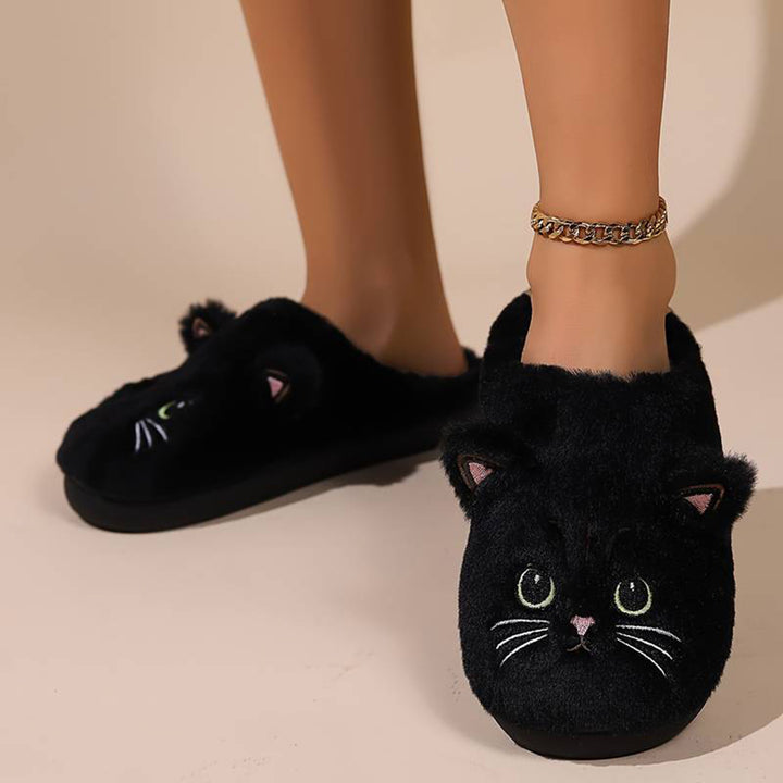 Zwarte kattenpantoffels met schattig kattengezicht, zachte pluche stof, comfortabele damespantoffels, perfect voor binnengebruik.