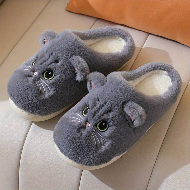 Grijze kattenpantoffels met schattig kattengezicht, pluche materiaal, warme voering, perfect voor winter, comfortabele huisschoenen voor dames.