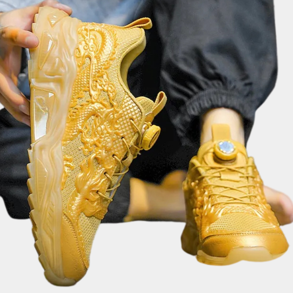 Gouden sneakers met drakenpatroon, ademend mesh, comfortabele zool, trendy design, perfect voor casual en sportieve outfits.