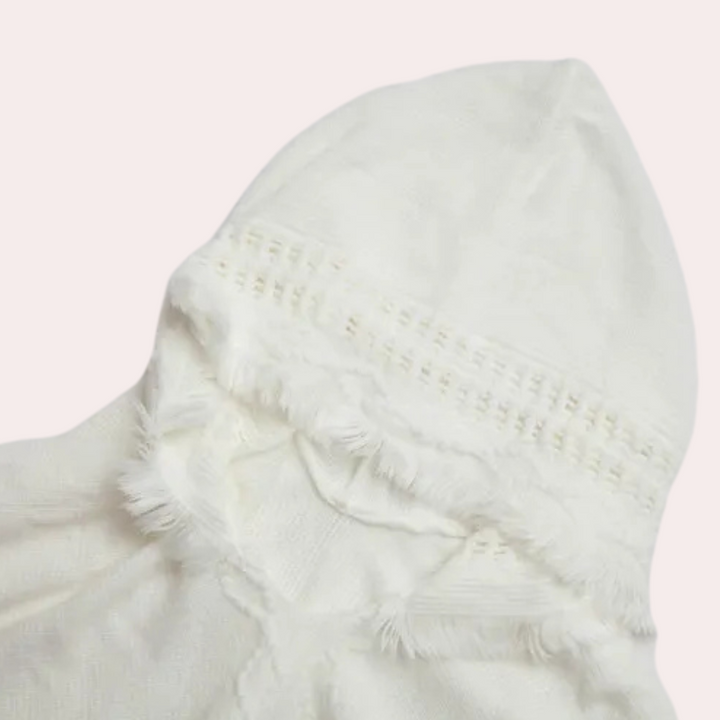 Witte katoenen hoodie met capuchon, gedetailleerde textuur en franjes. Comfortabele en stijlvolle kleding voor dagelijks gebruik.