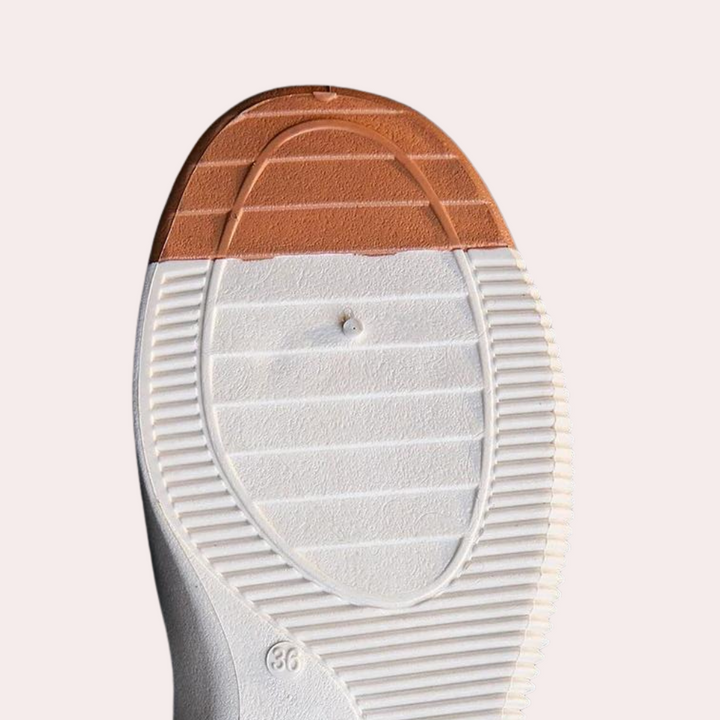 Ultracomfortabele damessneaker zool, antislip, duurzaam rubber, maat 36. Perfecte grip en comfort voor dagelijks gebruik.