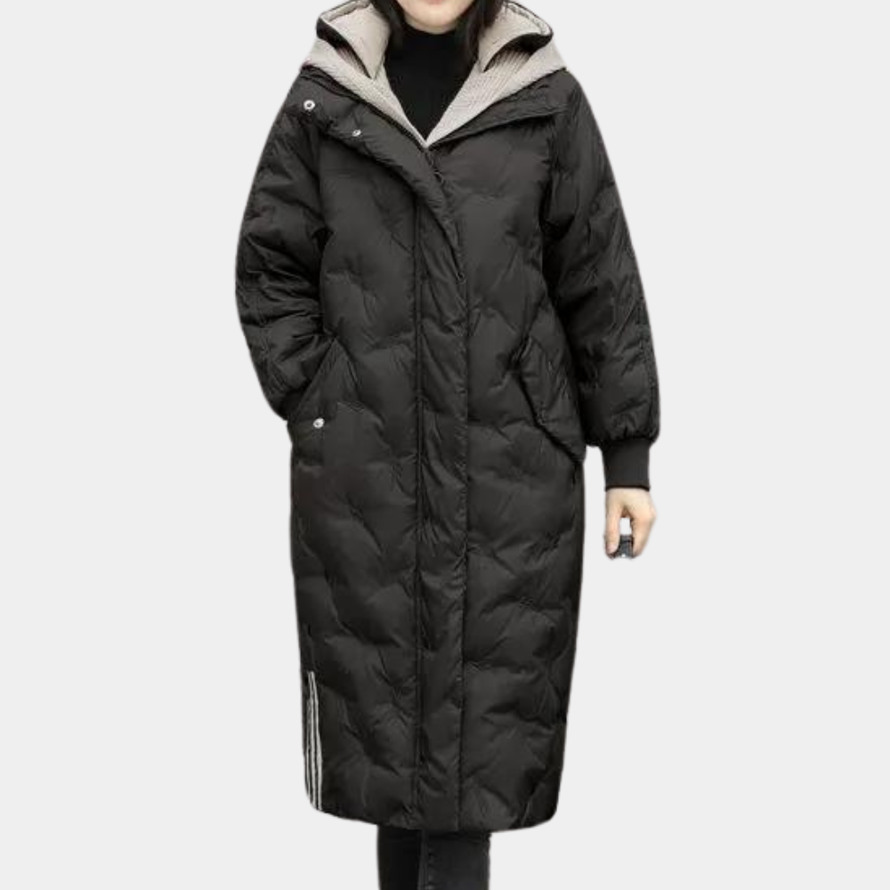 Zwarte lange gewatteerde winterjas met capuchon, damesmode, warme en stijlvolle jas voor koude seizoenen, trendy en comfortabel ontwerp.