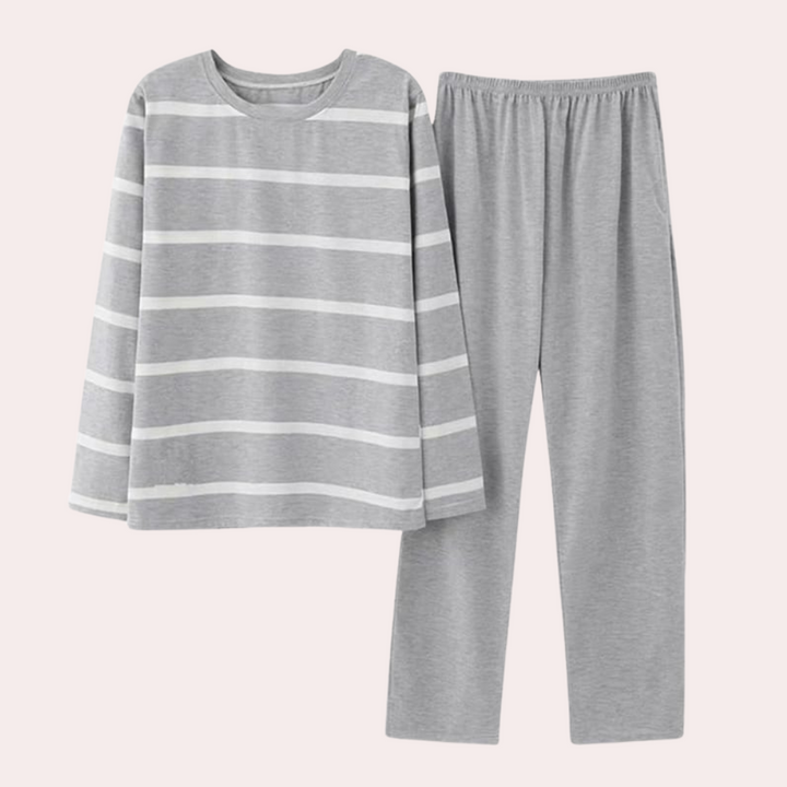 Grijs gestreept pyjama set voor dames, bestaande uit een lange mouwen shirt en broek. Comfortabel nachtkleding, ideaal voor ontspannen nachten.