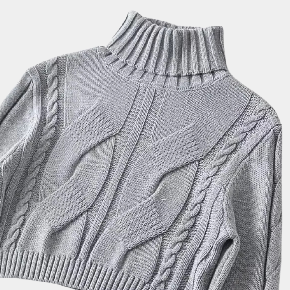 Grijze gebreide coltrui met kabelpatroon, damesmode, winterkleding, warme trui, stijlvolle en comfortabele outfit, modetrend 2023.
