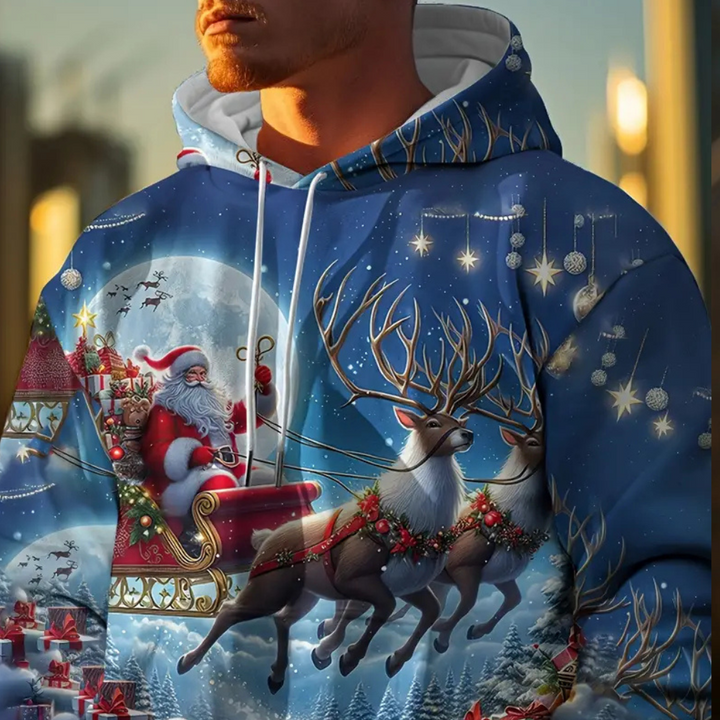 Man in kersttrui met kerstman en rendieren, blauwe achtergrond, sneeuwvlokken, maan en sterren. Perfect voor feestdagen, wintermode, kerstcadeaus.