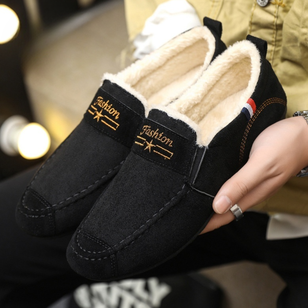 Zwarte herensloffen met bontvoering, geborduurd met "fashion", comfortabele winterpantoffels, warme huispantoffels, casual stijl.