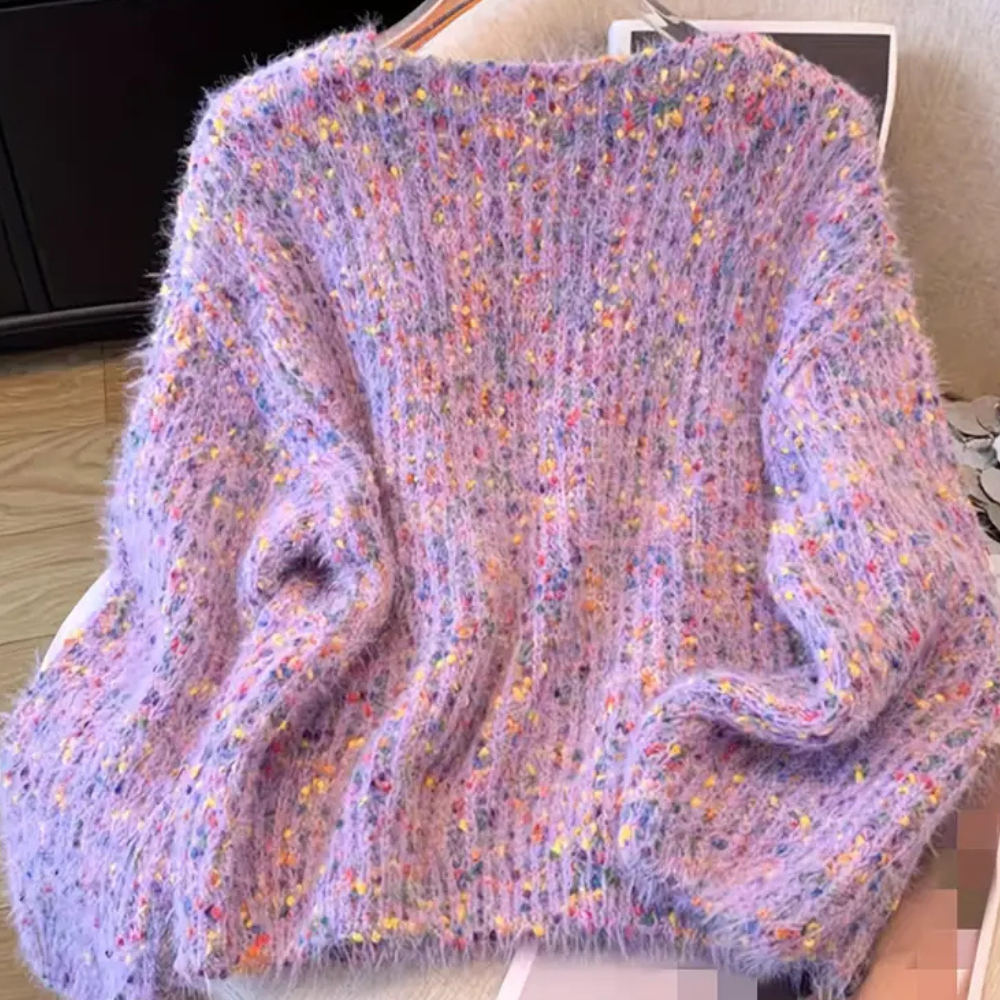 Paarse gebreide trui met kleurrijke stippen, zachte textuur, modieus ontwerp, perfect voor herfst- en winterseizoenen, trendy dameskleding.