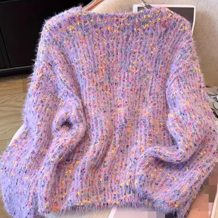 Paarse gebreide trui met kleurrijke stippen, zachte textuur, modieus ontwerp, perfect voor herfst- en winterseizoenen, trendy dameskleding.