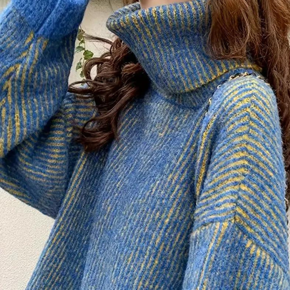 Blauwe en gele gestreepte coltrui, gebreid patroon, damesmode, herfst-winter kleding, warme trui, stijlvolle casual outfit, trendy design.